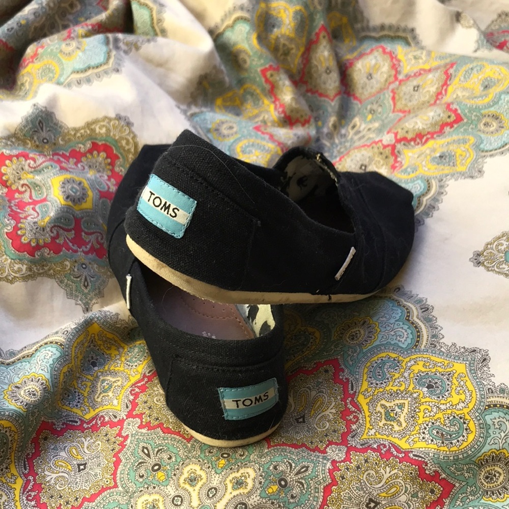 💕Black Toms. Size 8.